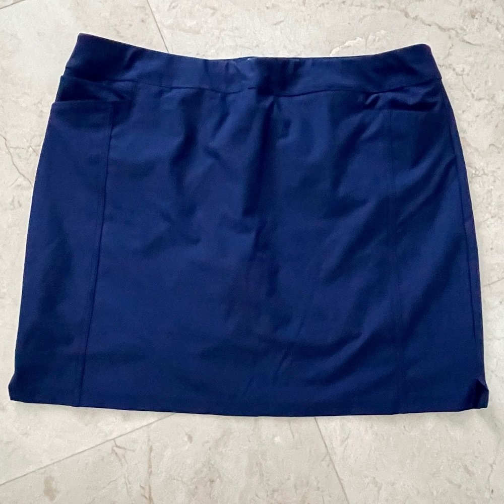 Adidas  navy golf Skort in excellent condition size XL